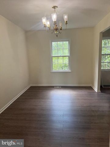 1062 TOTTENHAM CT, Sterling, VA 20164