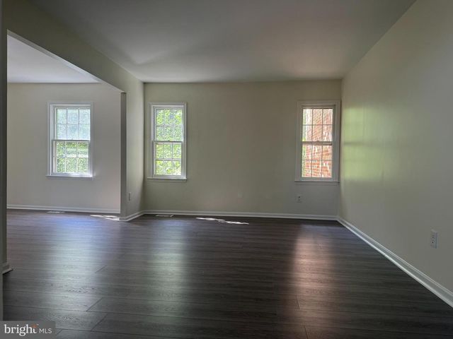 1062 TOTTENHAM CT, Sterling, VA 20164