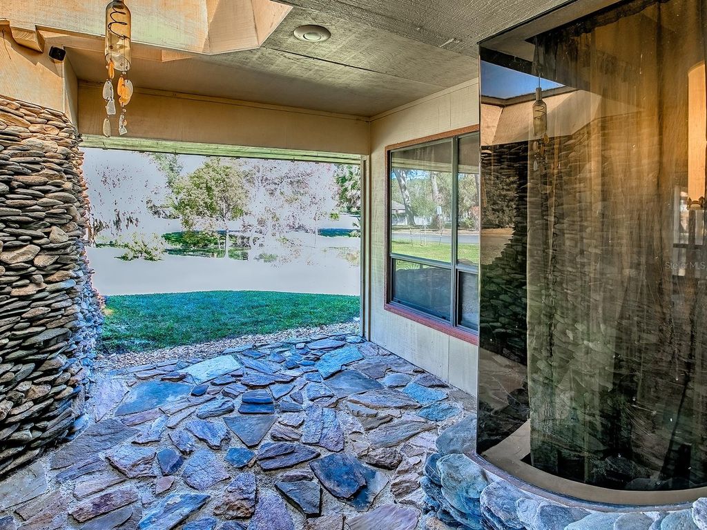 Image 3 of property listing at 2314 HILLSIDE DRIVE, Mount Dora, FL 32757