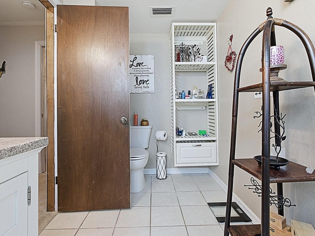 Image 25 of property listing at 2314 HILLSIDE DRIVE, Mount Dora, FL 32757