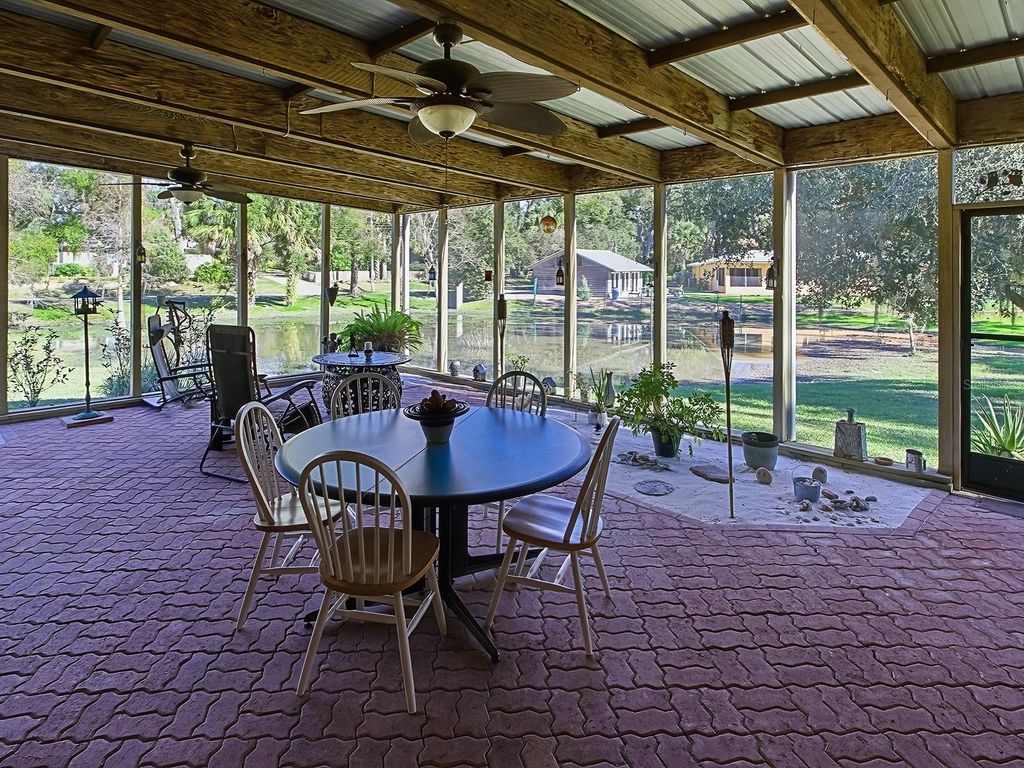 Image 33 of property listing at 2314 HILLSIDE DRIVE, Mount Dora, FL 32757