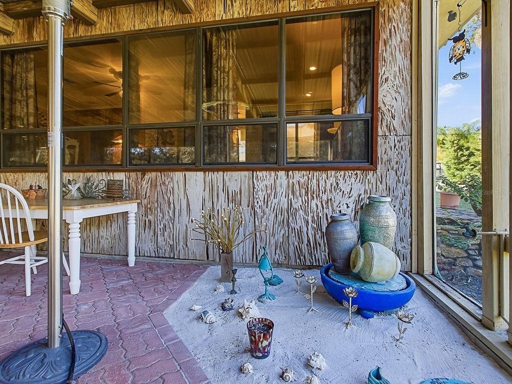 Image 37 of property listing at 2314 HILLSIDE DRIVE, Mount Dora, FL 32757