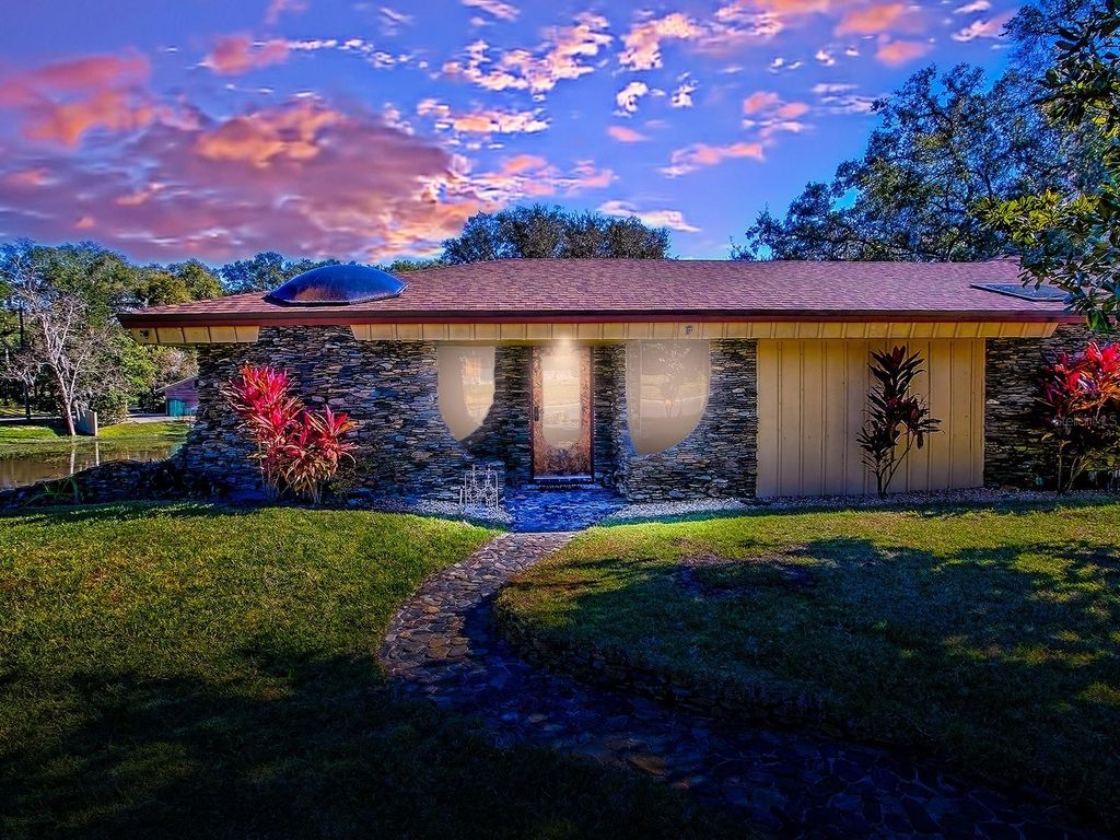 Image 67 of property listing at 2314 HILLSIDE DRIVE, Mount Dora, FL 32757