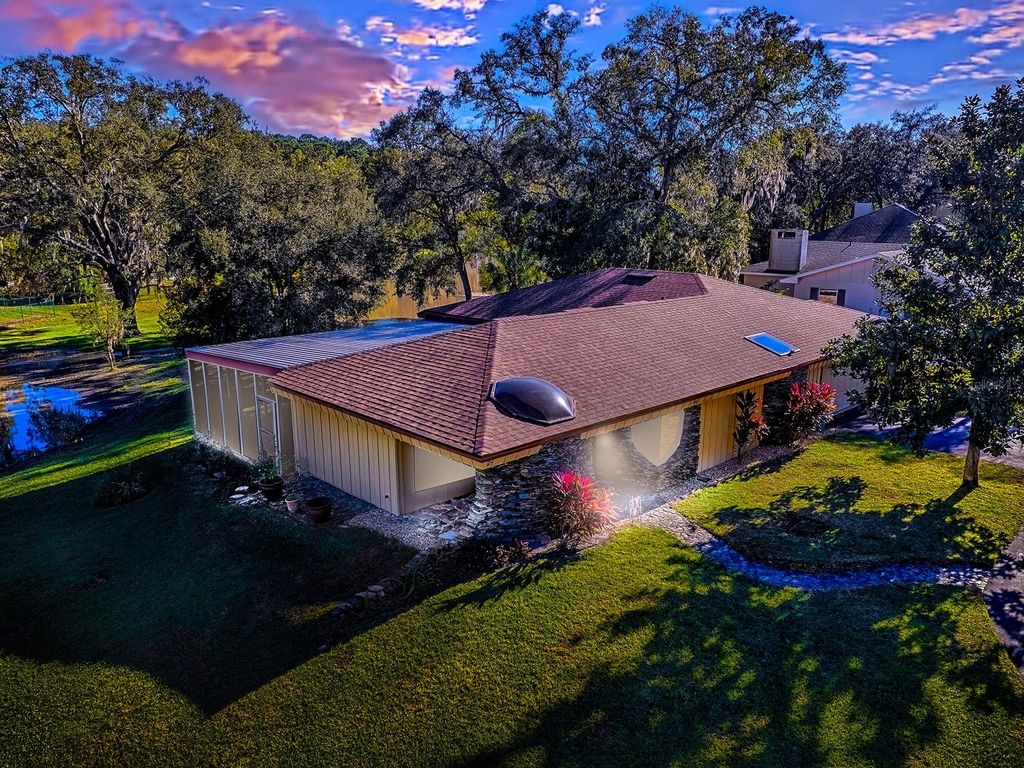 Image 69 of property listing at 2314 HILLSIDE DRIVE, Mount Dora, FL 32757