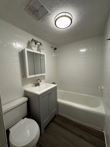1870 Beacon St. 6-06, Boston, MA 02135