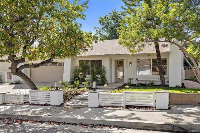 23795 Avenida Columbia, Mission Viejo, CA 92691