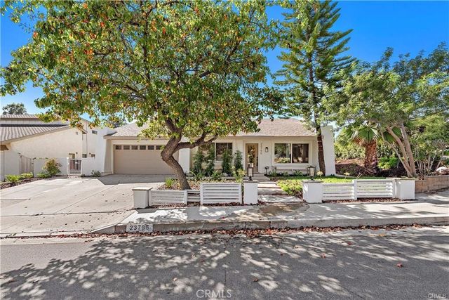 23795 Avenida Columbia, Mission Viejo, CA 92691