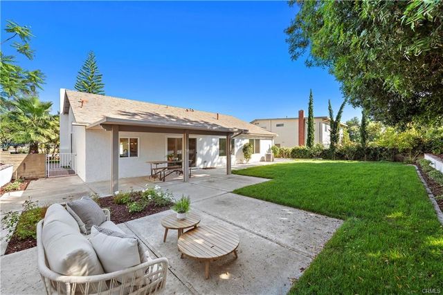 23795 Avenida Columbia, Mission Viejo, CA 92691