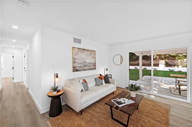 23795 Avenida Columbia, Mission Viejo, CA 92691