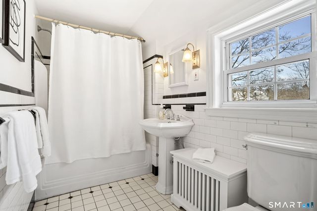 188 Henderson Road, Fairfield, CT 06824