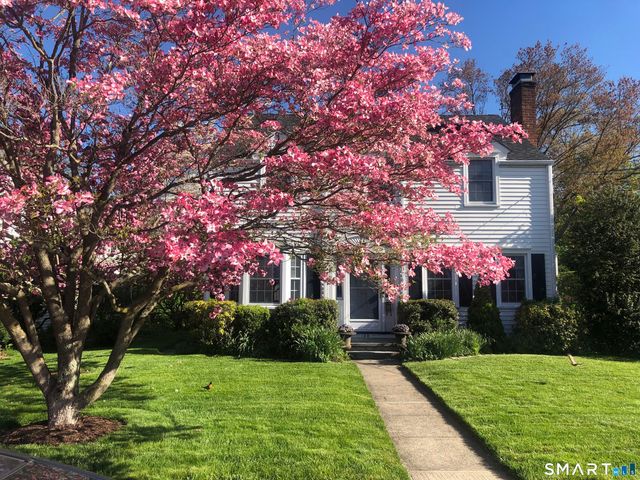 188 Henderson Road, Fairfield, CT 06824