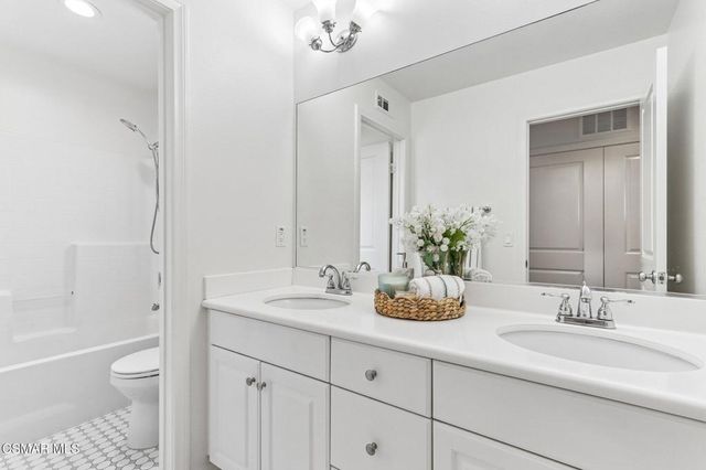 2922 Encina Lane, Simi Valley, CA 93065
