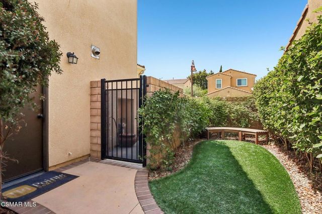 2922 Encina Lane, Simi Valley, CA 93065
