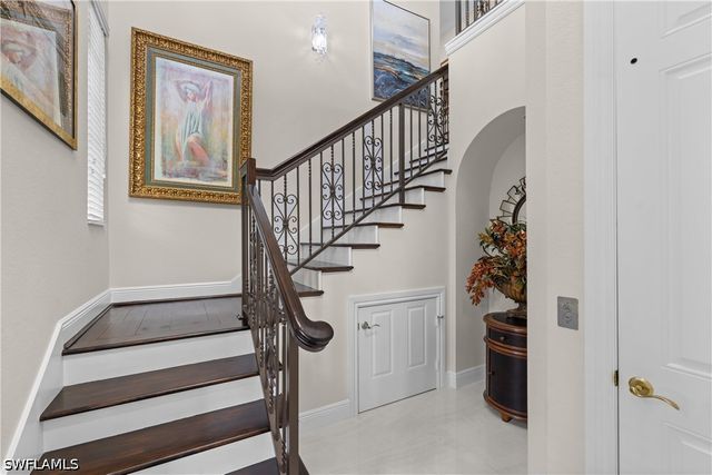 9041 Cherry Oaks TRL 201, Naples, FL 34114