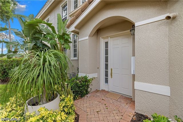 9041 Cherry Oaks TRL 201, Naples, FL 34114