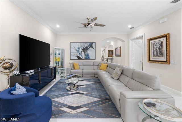 9041 Cherry Oaks TRL 201, Naples, FL 34114