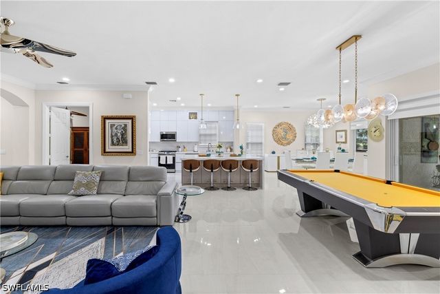 9041 Cherry Oaks TRL 201, Naples, FL 34114