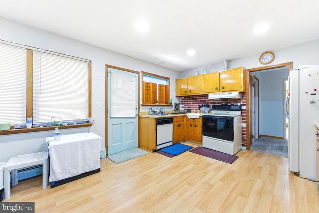 260 DUTCH NECK RD, East Windsor, NJ 08520