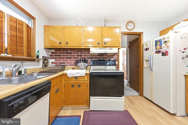 260 DUTCH NECK RD, East Windsor, NJ 08520