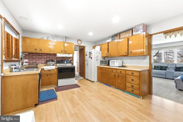 260 DUTCH NECK RD, East Windsor, NJ 08520