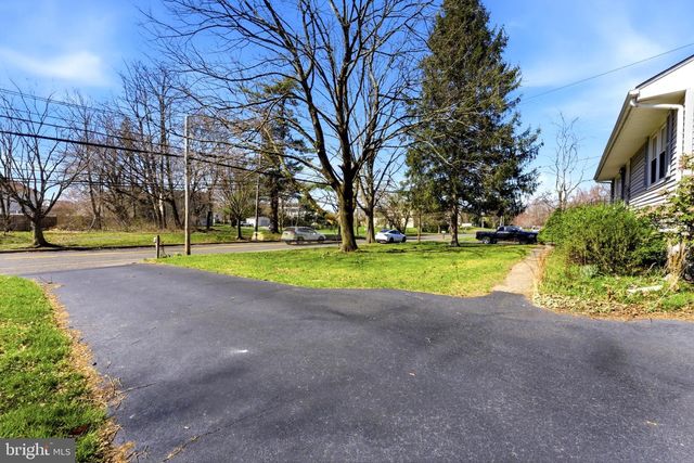 260 DUTCH NECK RD, East Windsor, NJ 08520