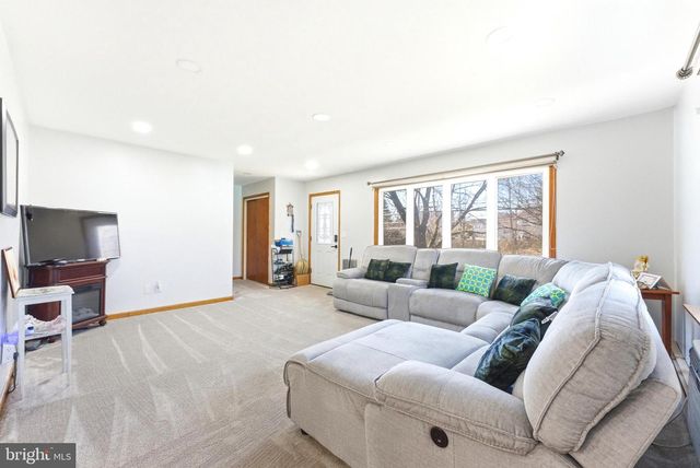 260 DUTCH NECK RD, East Windsor, NJ 08520