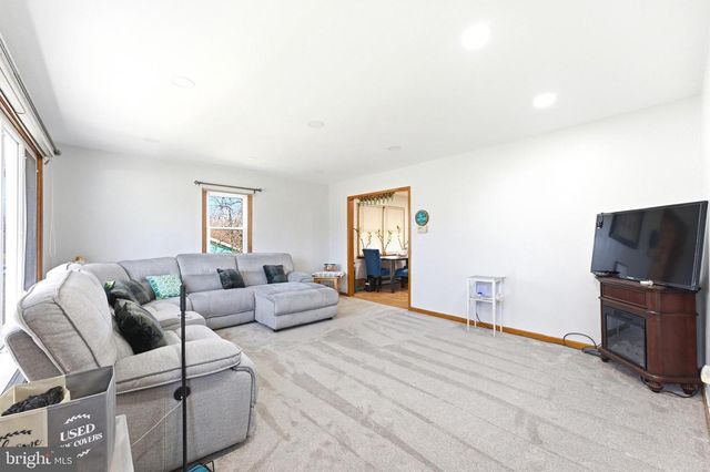 260 DUTCH NECK RD, East Windsor, NJ 08520