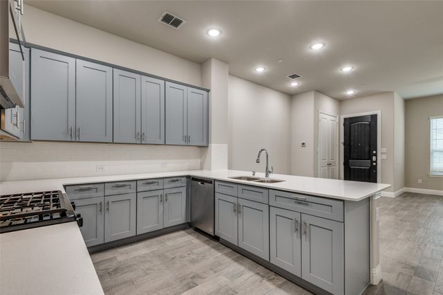 1455 Perrin Lane, Farmers Branch, TX 75234