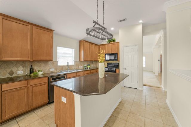 3430 Danbury Chase Trail, Fresno, TX 77545