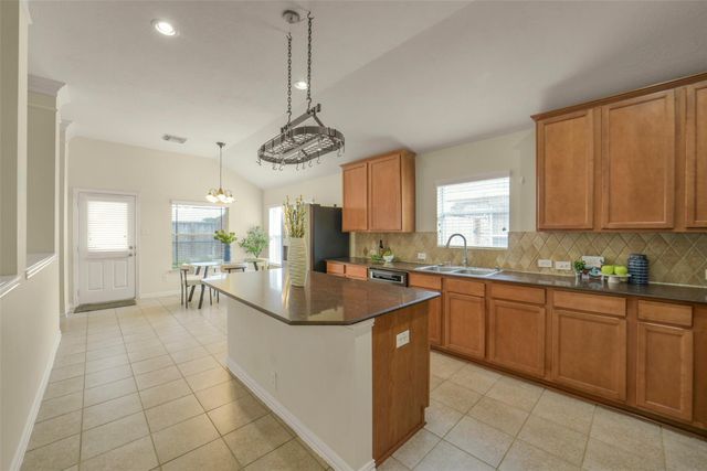 3430 Danbury Chase Trail, Fresno, TX 77545