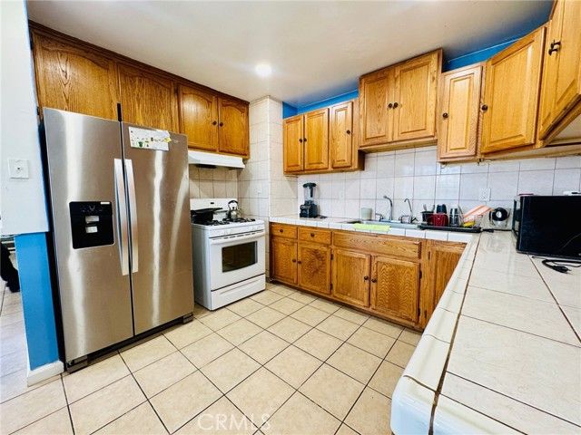 601 Mount Vernon Avenue, Bakersfield, CA 93307