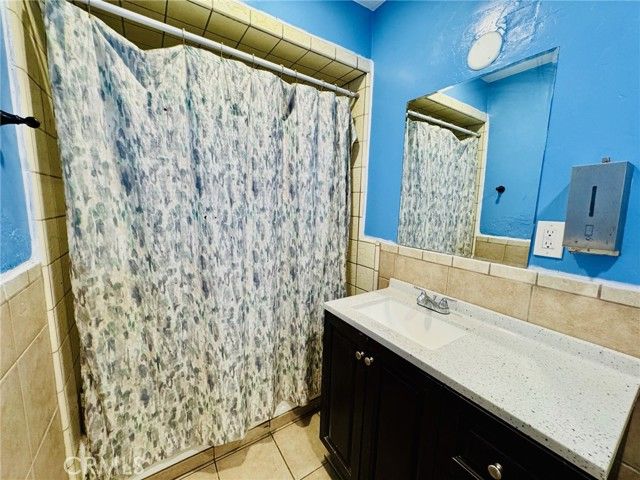 601 Mount Vernon Avenue, Bakersfield, CA 93307