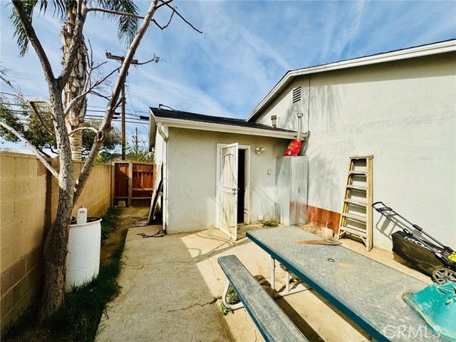 601 Mount Vernon Avenue, Bakersfield, CA 93307