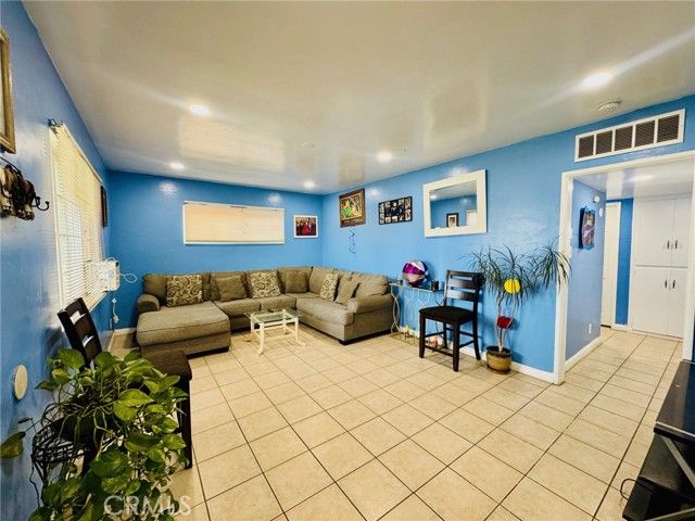 601 Mount Vernon Avenue, Bakersfield, CA 93307