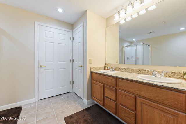 2230 Beach Drive, 204, Gulfport, MS 39507