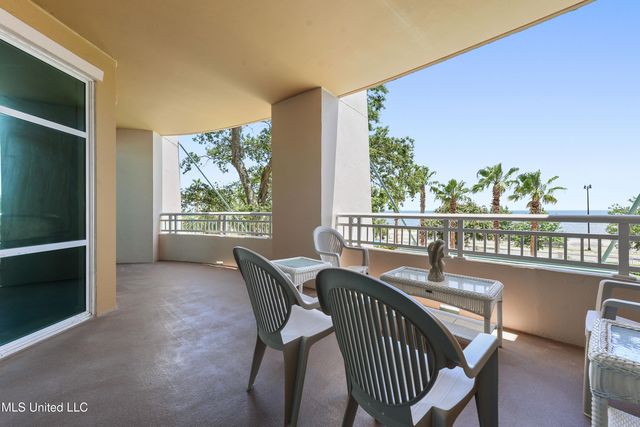 2230 Beach Drive, 204, Gulfport, MS 39507