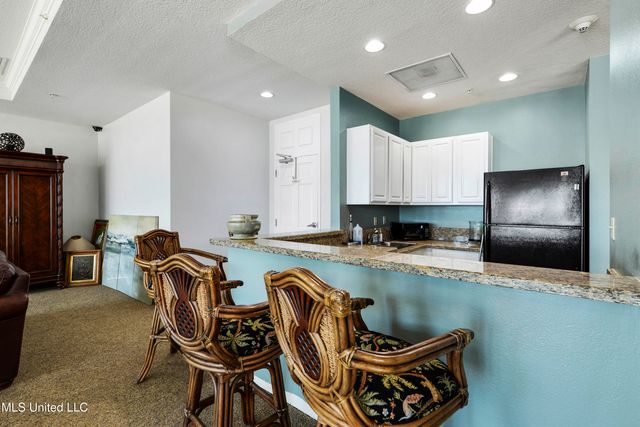 2230 Beach Drive, 204, Gulfport, MS 39507