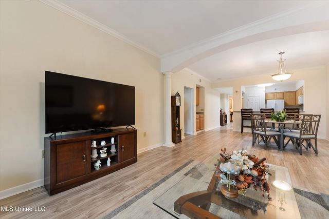 2230 Beach Drive, 204, Gulfport, MS 39507