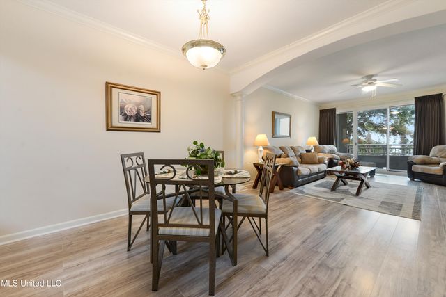 2230 Beach Drive, 204, Gulfport, MS 39507