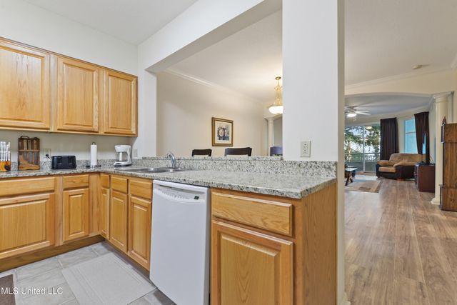 2230 Beach Drive, 204, Gulfport, MS 39507
