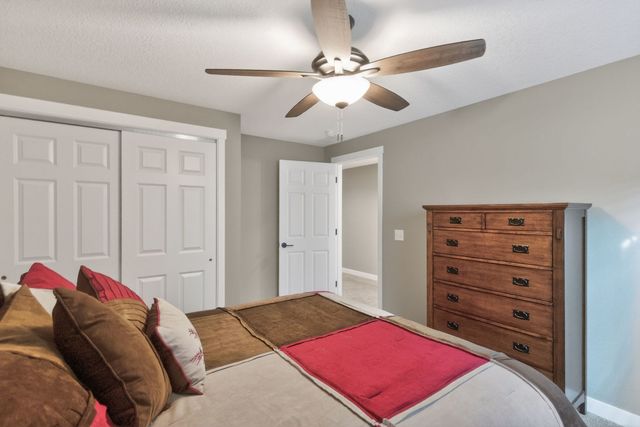 6210 College Avenue, Davenport, IA 52807