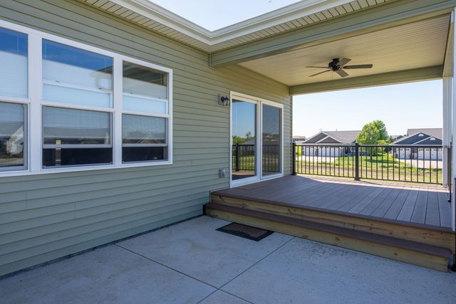 6210 College Avenue, Davenport, IA 52807