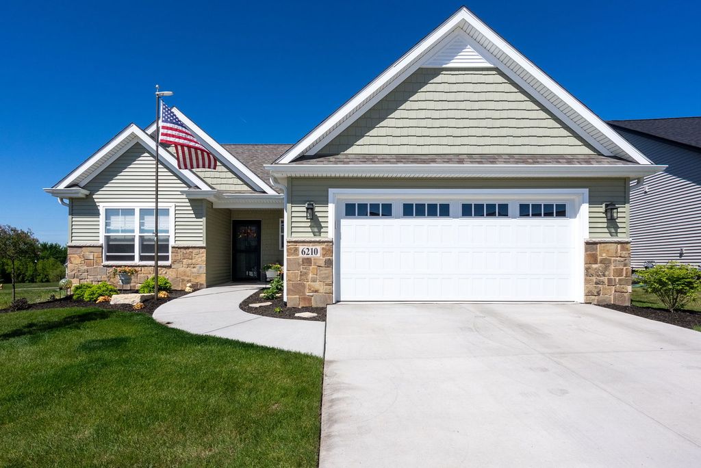 6210 College Avenue, Davenport, IA 52807