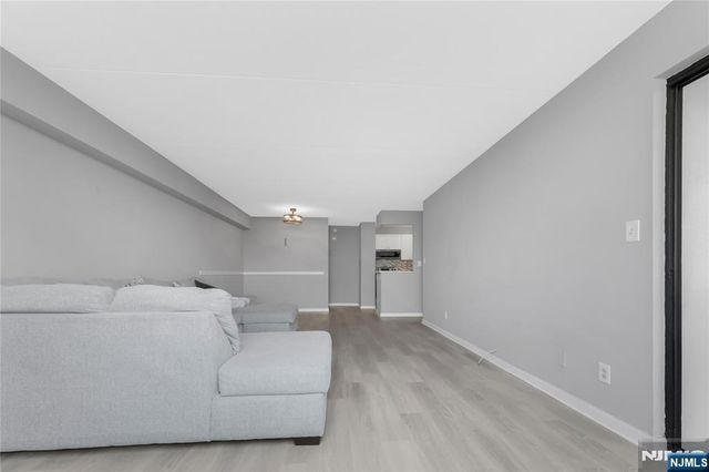 250 Gorge 21E, Cliffside Park, NJ 07010