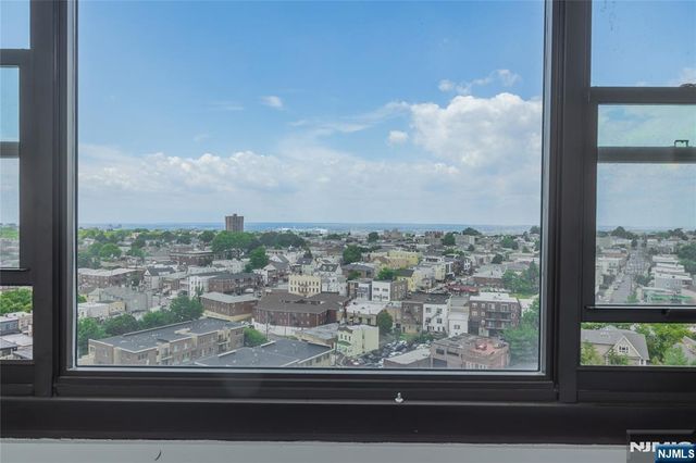 250 Gorge 21E, Cliffside Park, NJ 07010