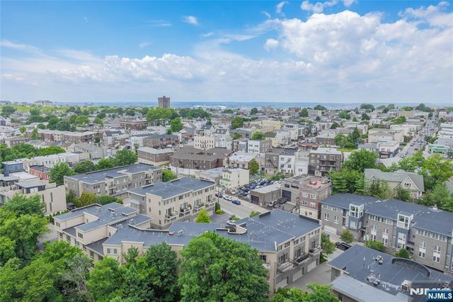 250 Gorge 21E, Cliffside Park, NJ 07010