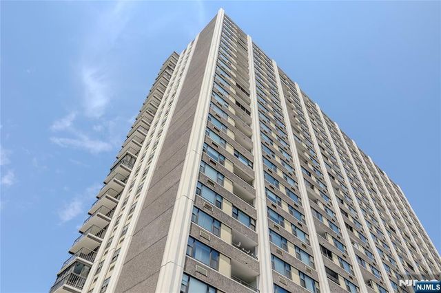 250 Gorge 21E, Cliffside Park, NJ 07010