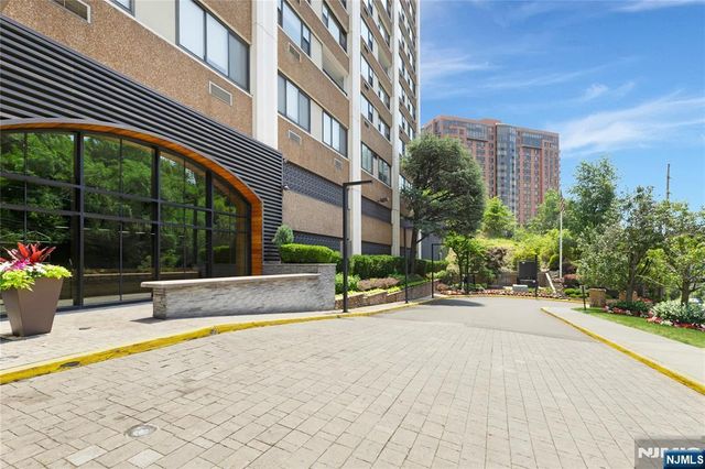 250 Gorge 21E, Cliffside Park, NJ 07010
