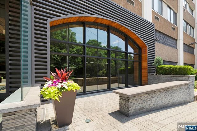 250 Gorge 21E, Cliffside Park, NJ 07010