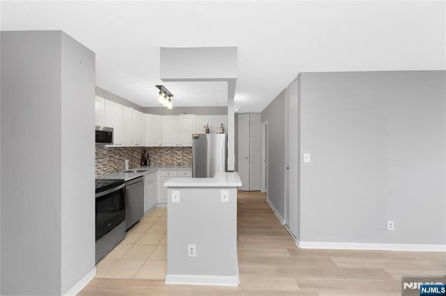 250 Gorge 21E, Cliffside Park, NJ 07010